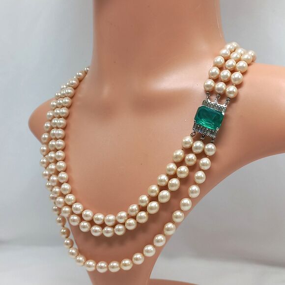 VENDOME & Crown Trifari Vintage Glamour Girl Faux Pearl Necklace Earrings Runway - Picture 6 of 9